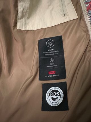 Abrigo Levi's Performance 600 F Plumífero Beige