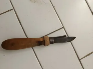 Formón de madera y metal