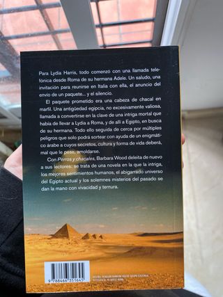 Libro: Perros Y Chacales