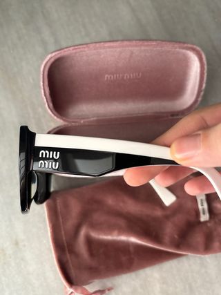 Gafas de Sol Miu Miu Negras y Rosas