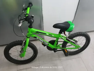 Bicicleta infantil verde ATRACTOR