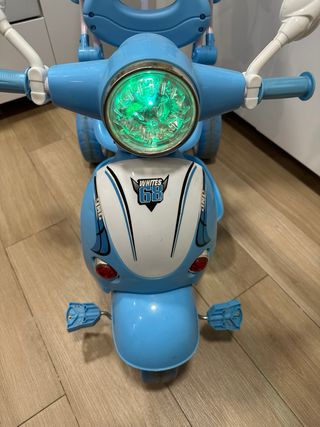 Triciclo infantil azul tipo moto