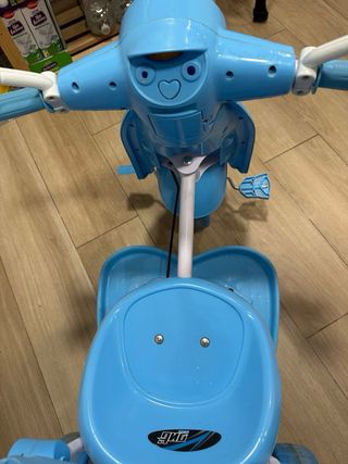 Triciclo infantil azul tipo moto