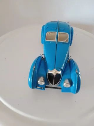 Modellino Burago Auto d'epoca Blu