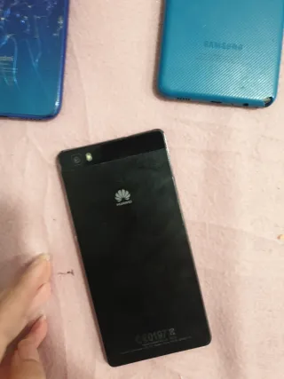 Lotto di 6 cellulari per pezzi