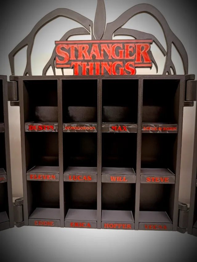 EXPOSITOR FUNKOS KINDER JOY DE STRANGER THINGS