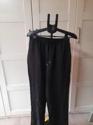 Traje de hombre estilo marroqui negro y dorado.