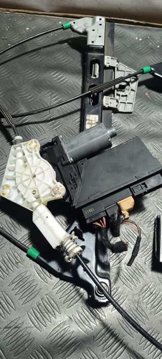 Motor Elevalunas Audi A4 Cabrio Izquierdo