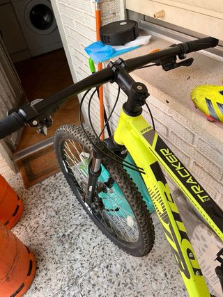 Bicicleta MTB amarilla poco uso