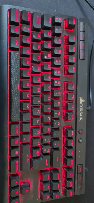 Teclado Mecánico Corsair K63 retroiluminado (rojo)