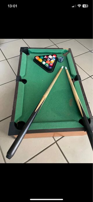 Biliardo da tavolo completo di stecche