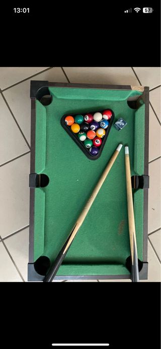 Biliardo da tavolo completo di stecche