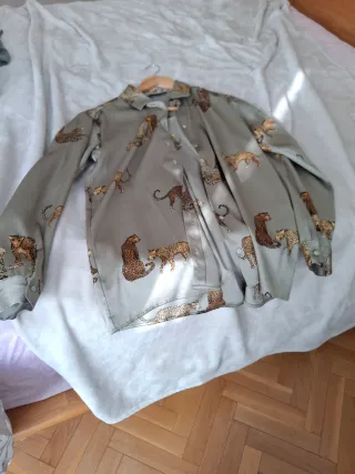 Blusón estampado de guepardos