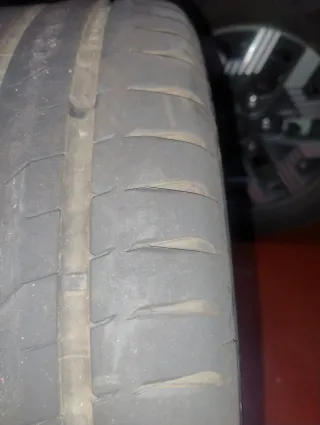 Neumático Continental 295/35 ZR 21