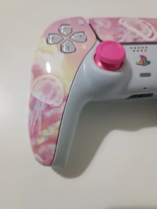 Mando PS5 con joysticks TMR magnéticos