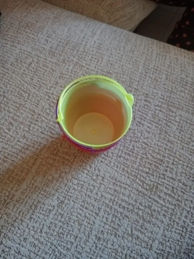 Cubetti di plastica colorati