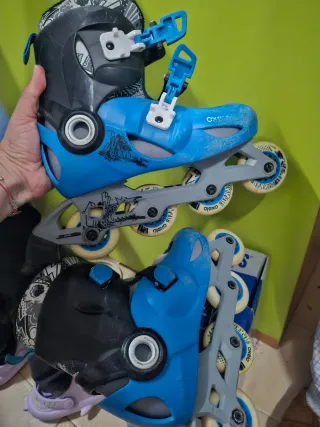 Patines en línea azules para niños