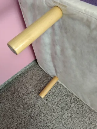 Base tapizada con patas de madera natural cama 90