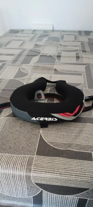 Collarín Acerbis Moto No usado nunca
