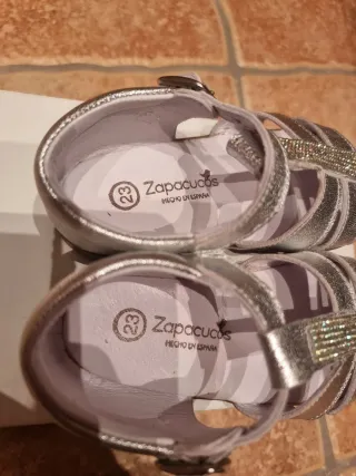 Sandalias plateadas niña talla 23