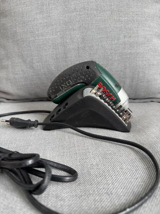 Atornillador Bosch IXO con cargador