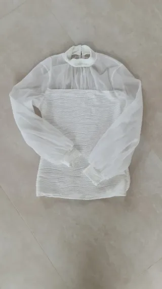 Maglietta bianca elegante trasparente