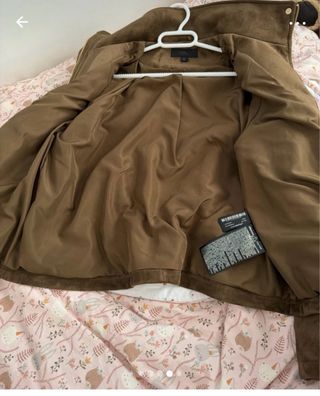 Cazadora Zara S capucha cordón marrón