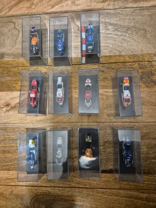 Colección motos GP en vitrinas