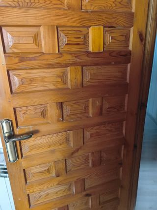 Puertas de madera maciza