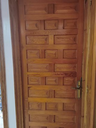 Puertas de madera maciza