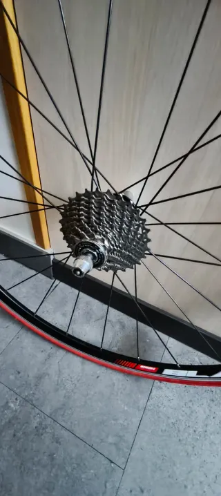 Rueda de carretera para rodillo con casette