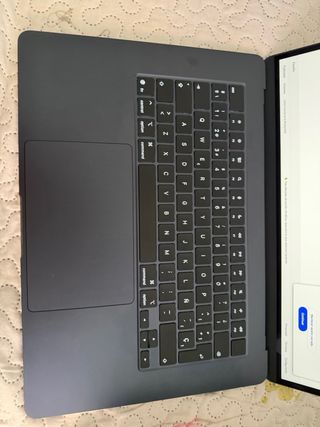 MacBook Air 256 GB 2025 Space Gray nuevo con garan