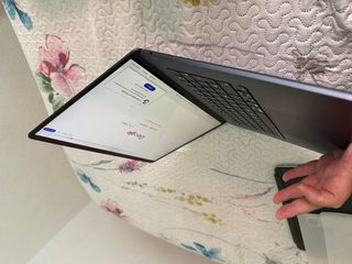 MacBook Air 256 GB 2025 Space Gray nuevo con garan