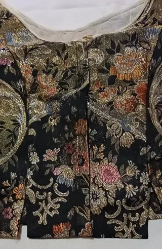 Traje Fallera Negro Talla 40/42 con 2 corpiños