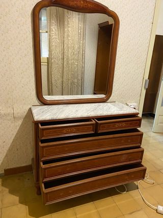 Còmoda 5 calaixos amb mirall i marbre