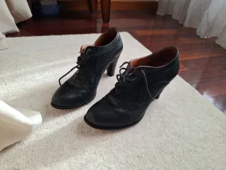 Zapatos negros tacón cordones