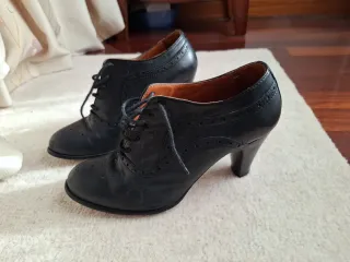 Zapatos negros tacón cordones