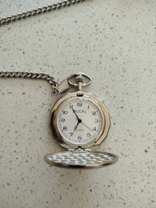 Reloj de bolsillo con cadena