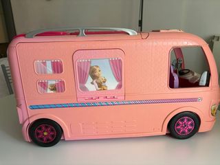 Camper Barbie con piscina