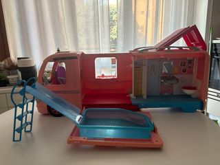 Camper Barbie con piscina