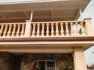 Balaustrada de piedra para balcón