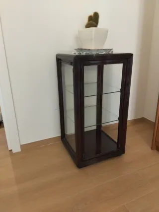 Vetrinetta in radica e cristallo