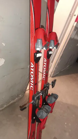 Botas de esquí Nordica Rojas  Esquís atomic