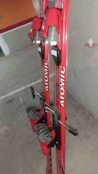 Botas de esquí Nordica Rojas  Esquís atomic