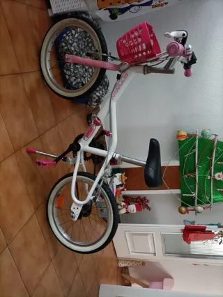 Bicicleta infantil BTWIN blanca y rosa