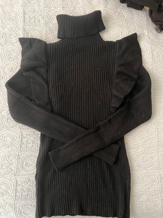 Maglione collo alto nero con volant