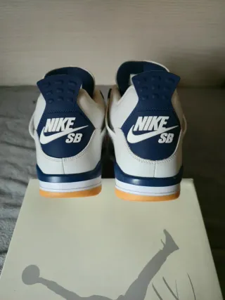 Jordan 4 SB Navy