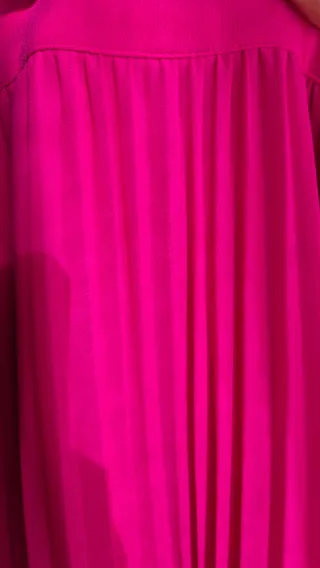 Vestido Ted Baker fucsia plisado