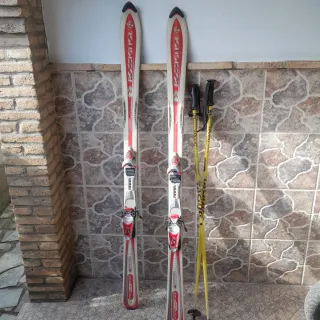 Esquís Rossignol con bastones