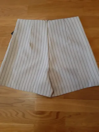 Falda pantalón beige con rayas